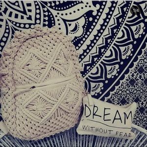 Backpack/adjustable shoulder W9" x 5" x L 11"